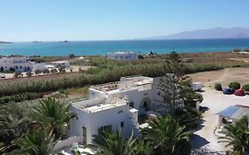 Studios Vrettos Beachfront Hotel