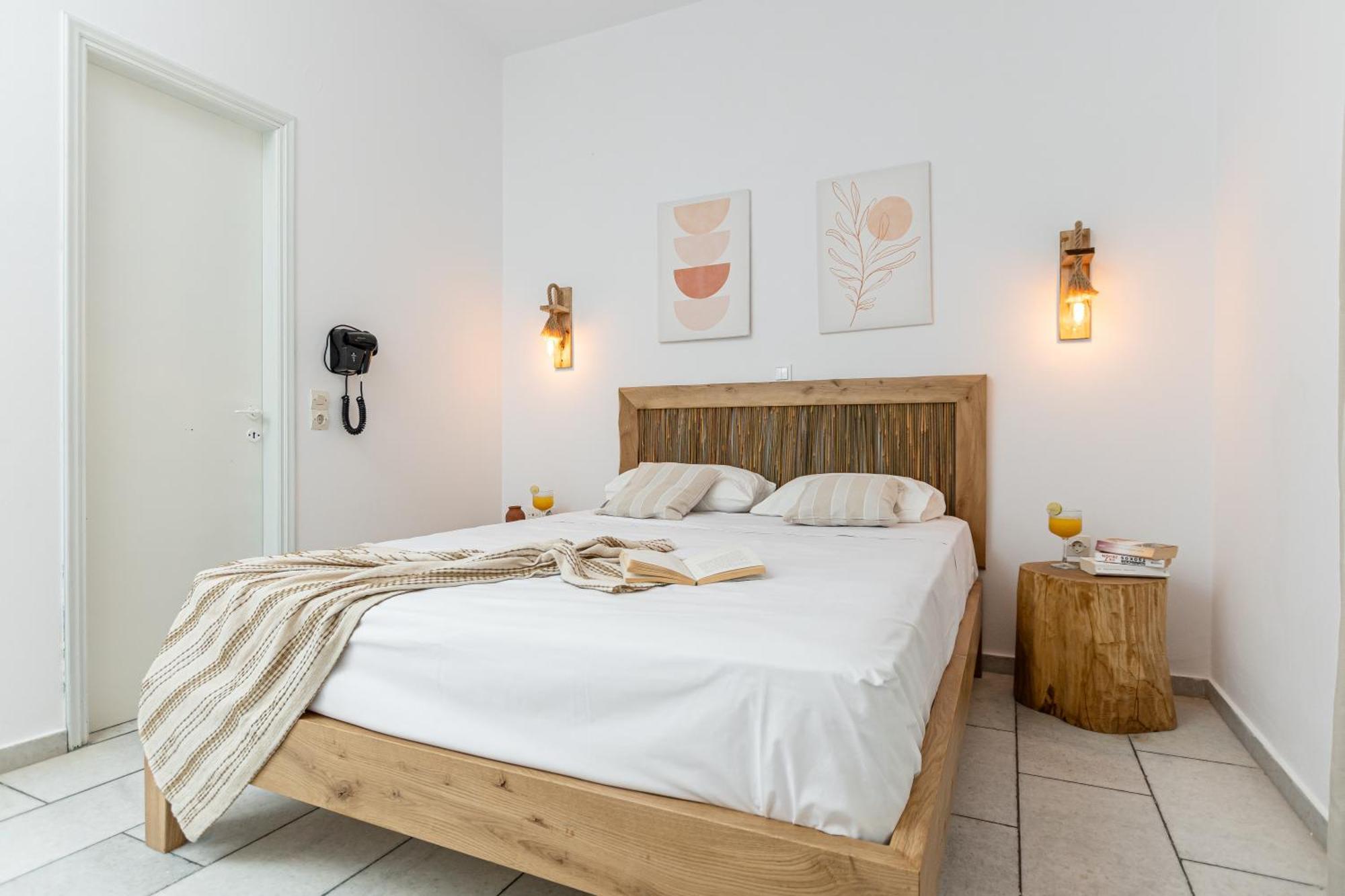 Studios Vrettos Beachfront Hotel Plaka  Exterior photo