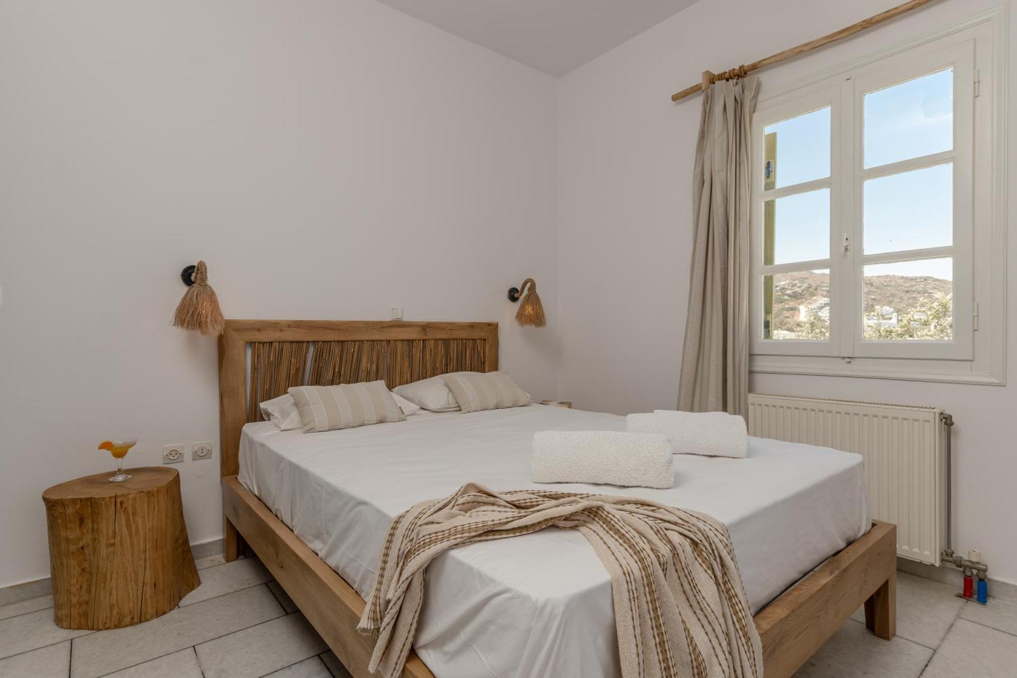 Studios Vrettos Beachfront Hotel Plaka  Exterior photo